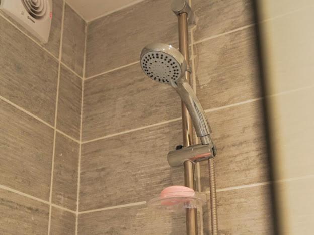 Home In Speke- 8 Mins Walk To Airport מראה חיצוני תמונה